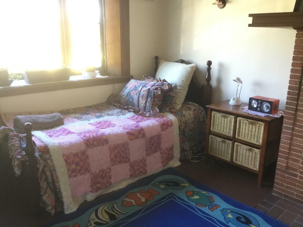 Fireside Inn Guesthouseゴールバーン エクステリア 写真